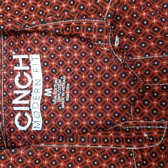 DONATION - Cinch | Sleeveless Button-Down | Large - Picture 3 of 3